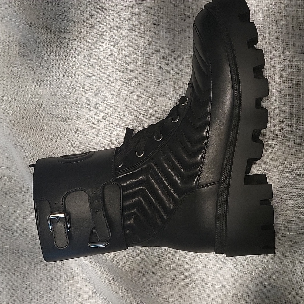 GUCCI Nappa Frances Interlocking GG Black Leather Combat Boots 8 Made in Italy - Picture 8 of 8